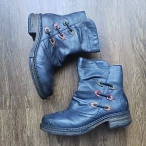New Rieker Women's 7 Flat Fashion Boot Sz 7 / 38 Blue Unique Leather BootsBran